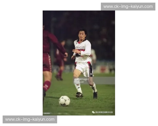 绿茵场上的“博多拉面”对决“赞岐乌冬”：福冈与赞岐的足球灵魂碰撞